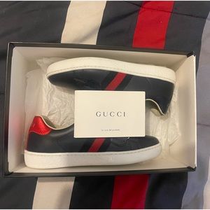 Gucci Kids Brand New in box with no box lid size 11.5C or 29 Euro